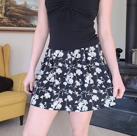 Vintage Dresses & Skirts - 90's floral skirt